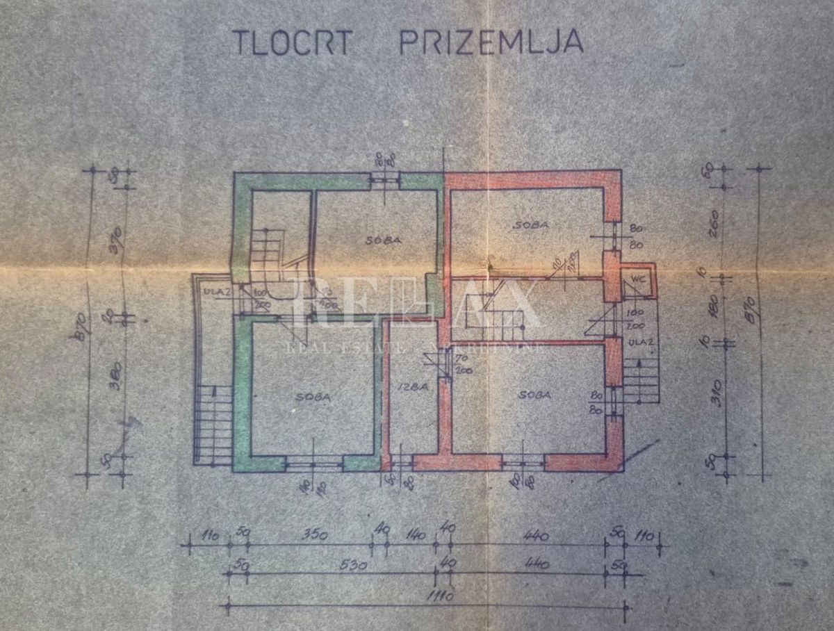 Novi Vinodolski - kamnita hiša v centru
