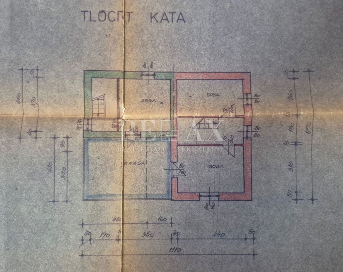 Novi Vinodolski - kamnita hiša v centru
