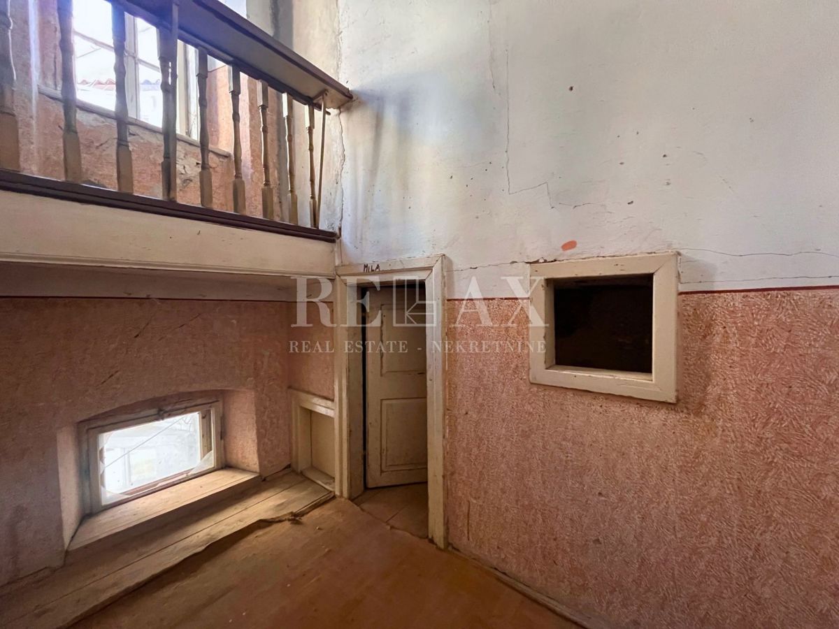 Senj - stanovanje v centru za prenovo