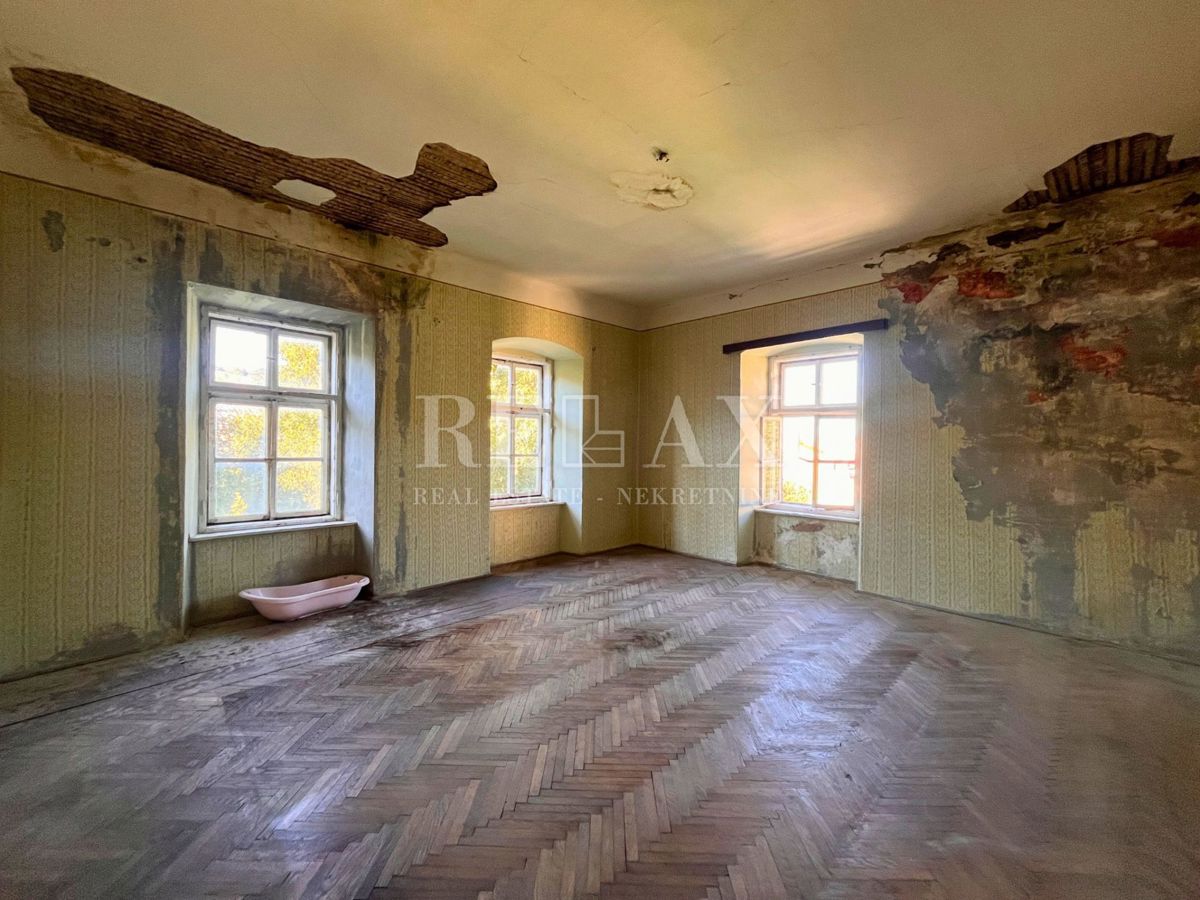 Senj - stanovanje v centru za prenovo