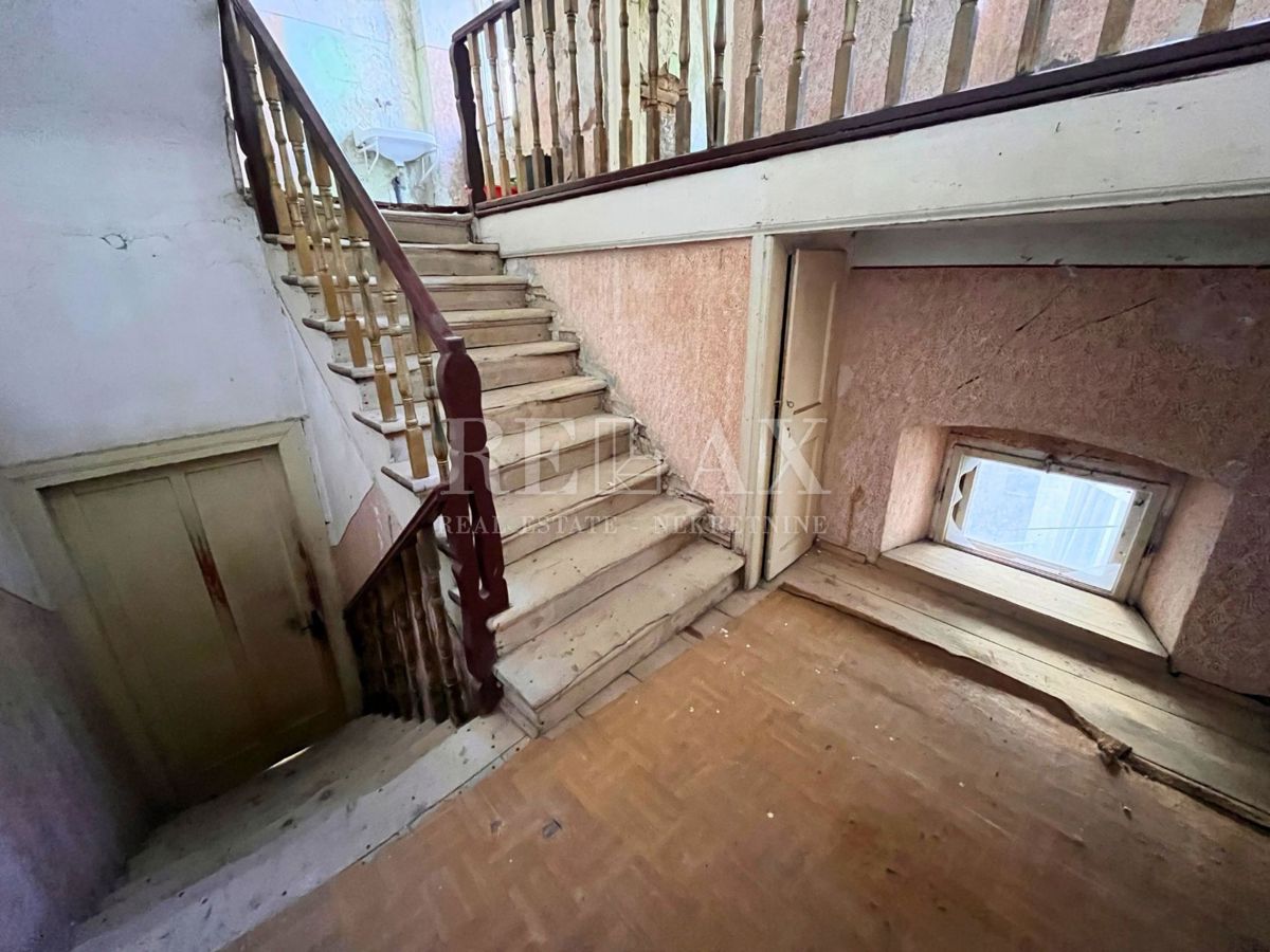 Senj - stanovanje v centru za prenovo