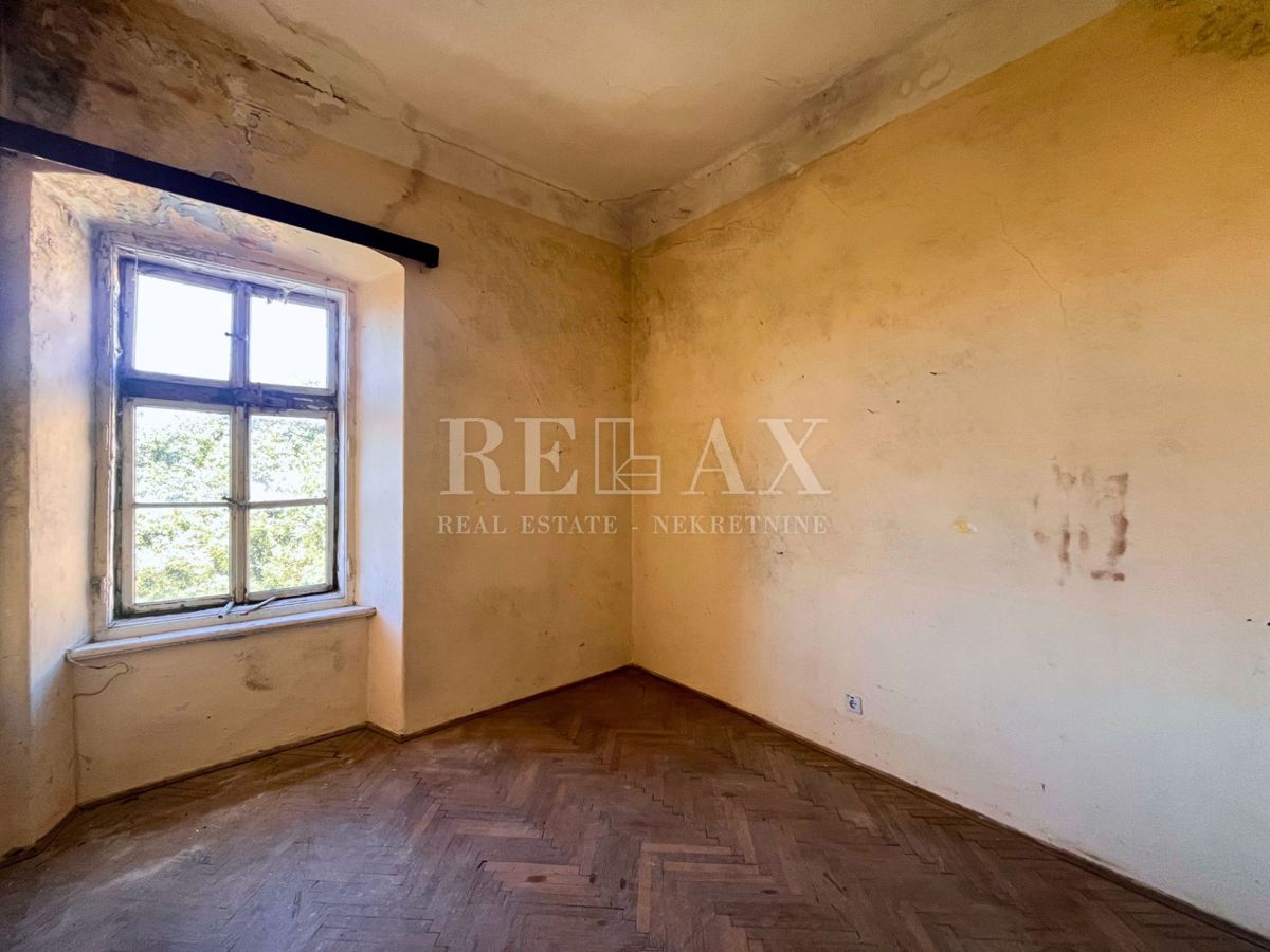 Senj - stanovanje v centru za prenovo