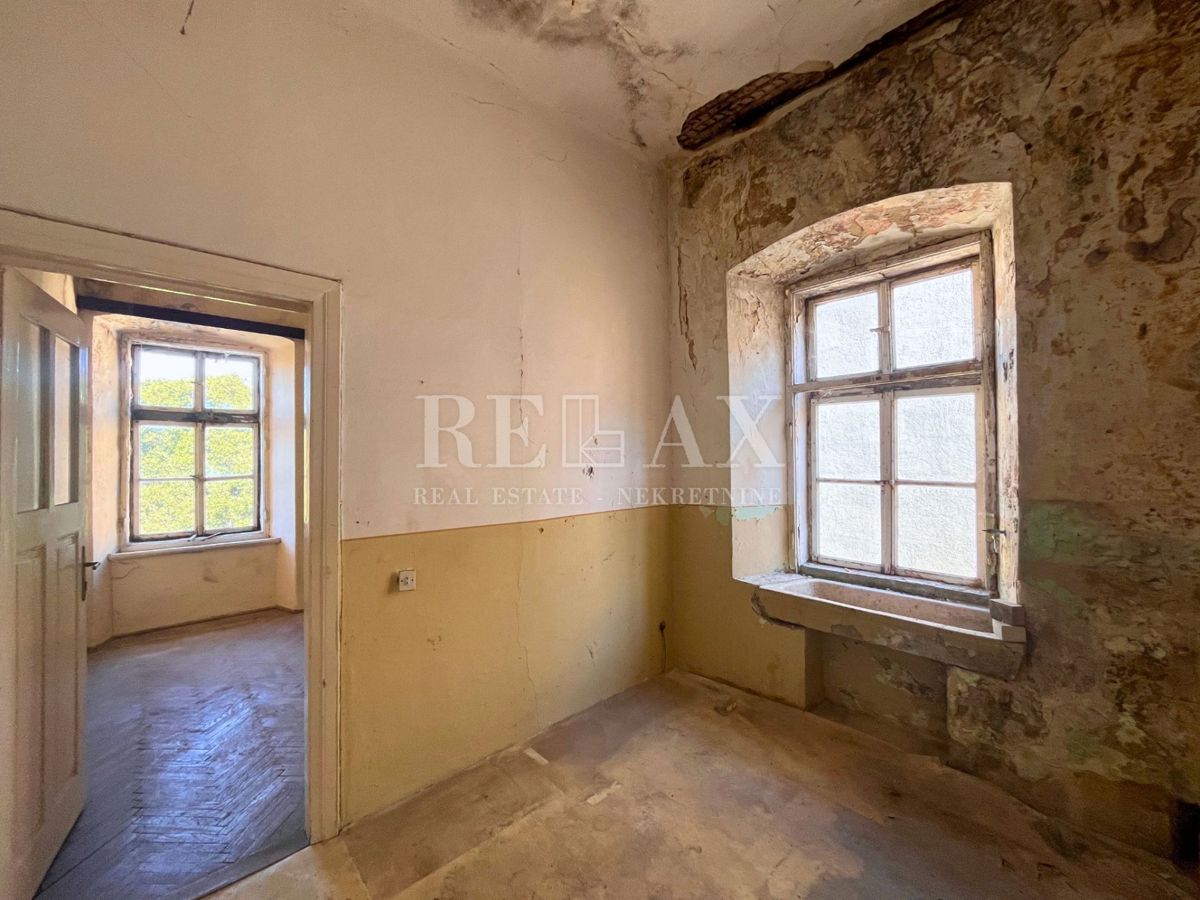 Senj - stanovanje v centru za prenovo