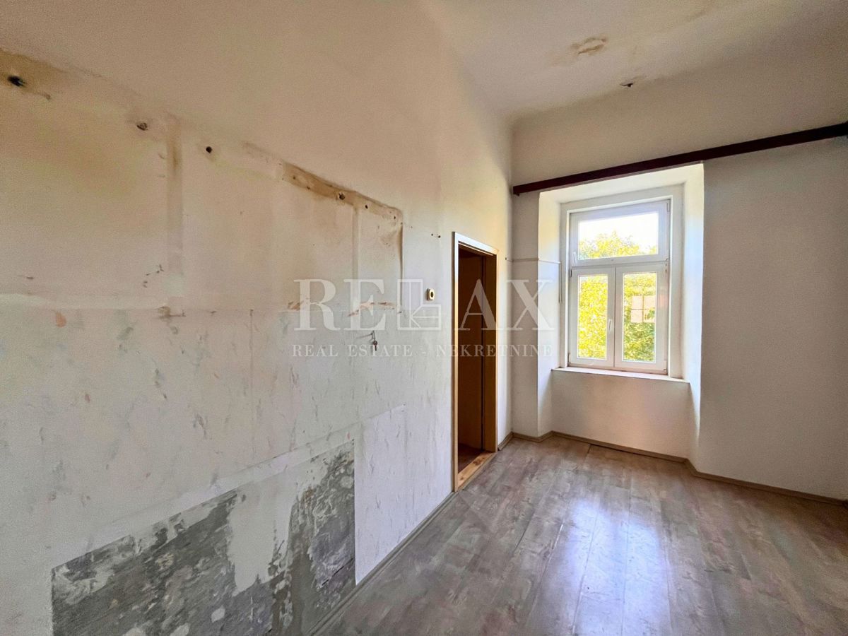 Senj - stanovanje v centru za prenovo