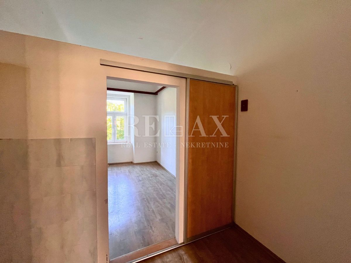 Senj - stanovanje v centru za prenovo