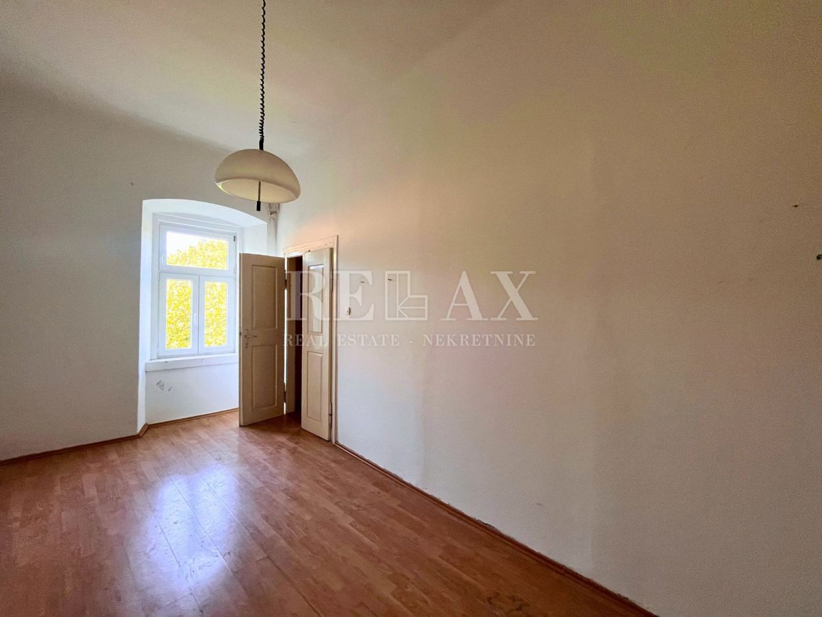 Senj - stanovanje v centru za prenovo