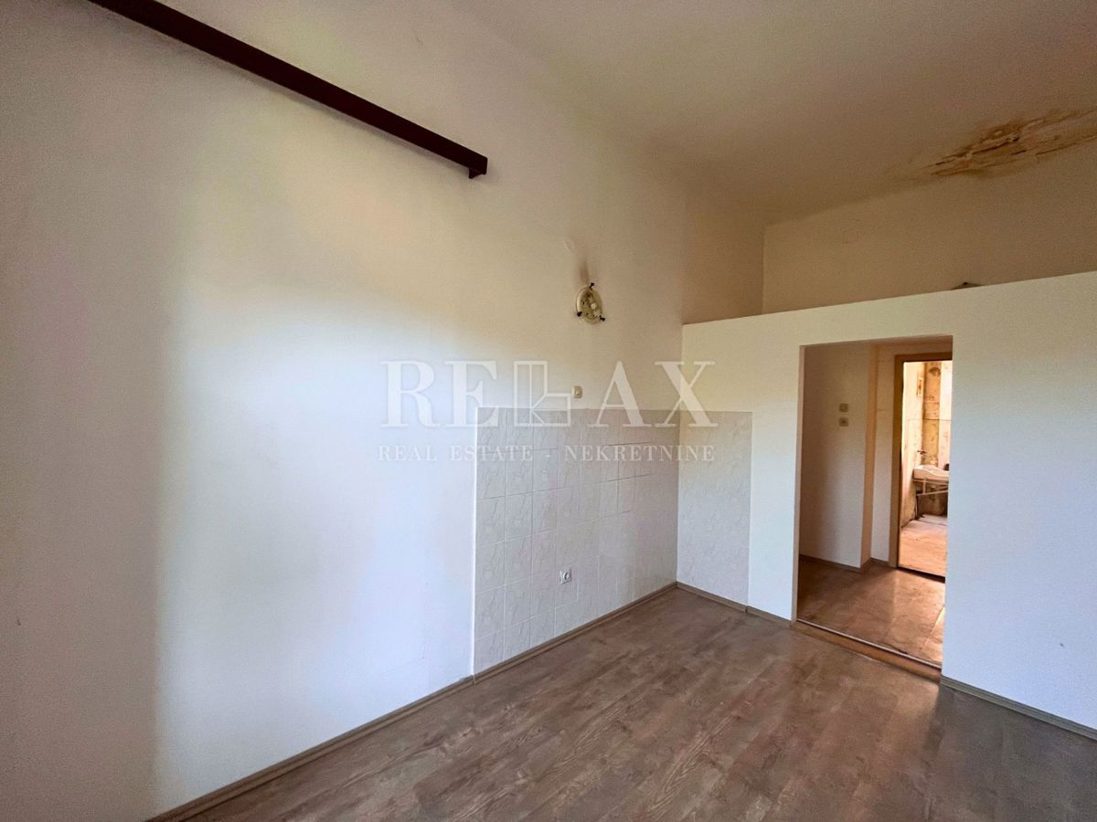 Senj - stanovanje v centru za prenovo