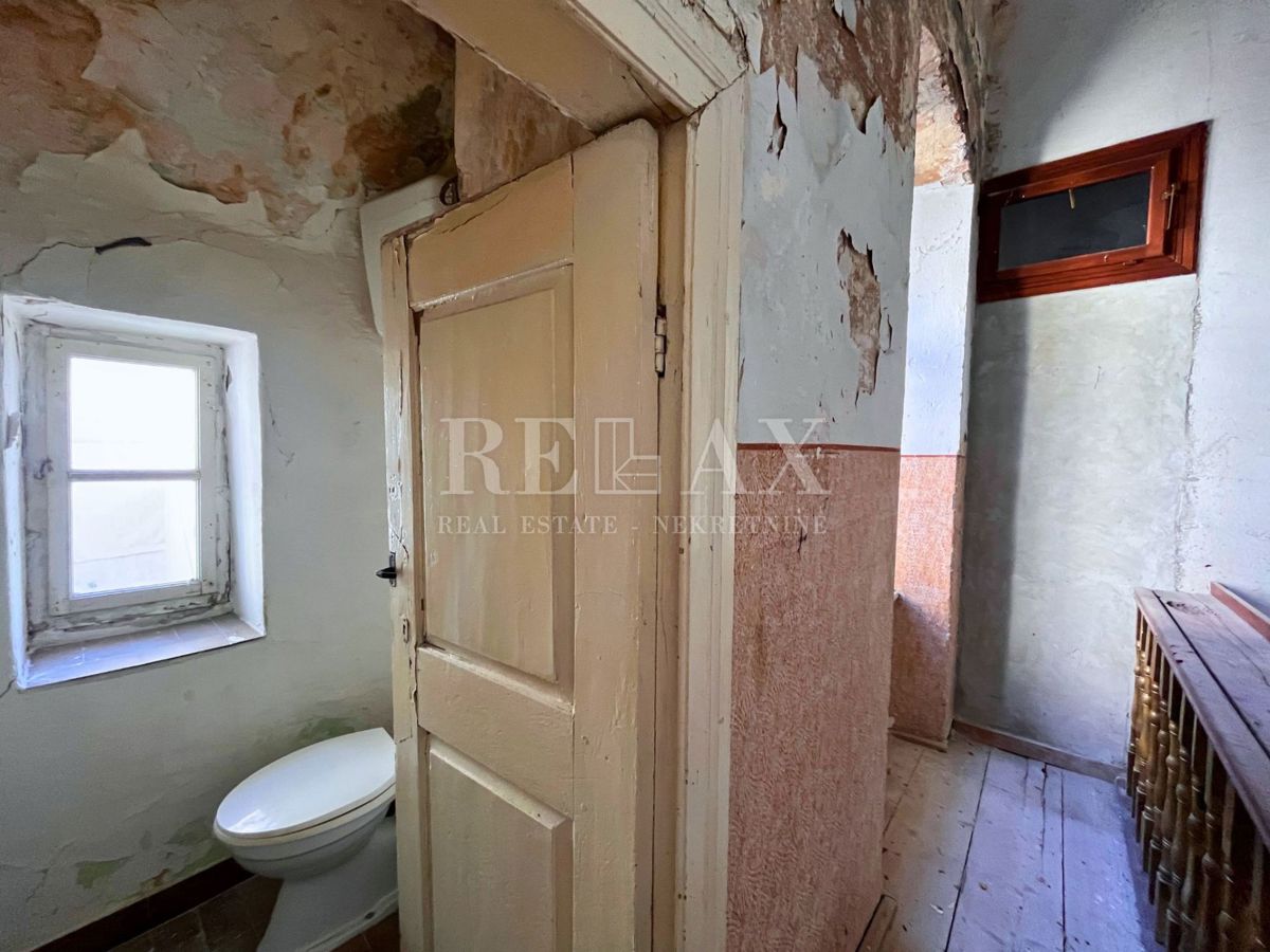 Senj - stanovanje v centru za prenovo