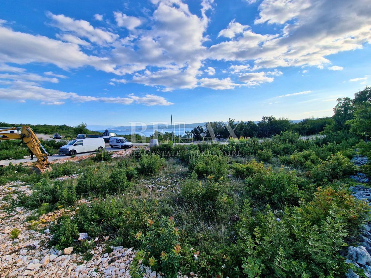 Jadranovo - gradbeno zemljišče, 640 m2