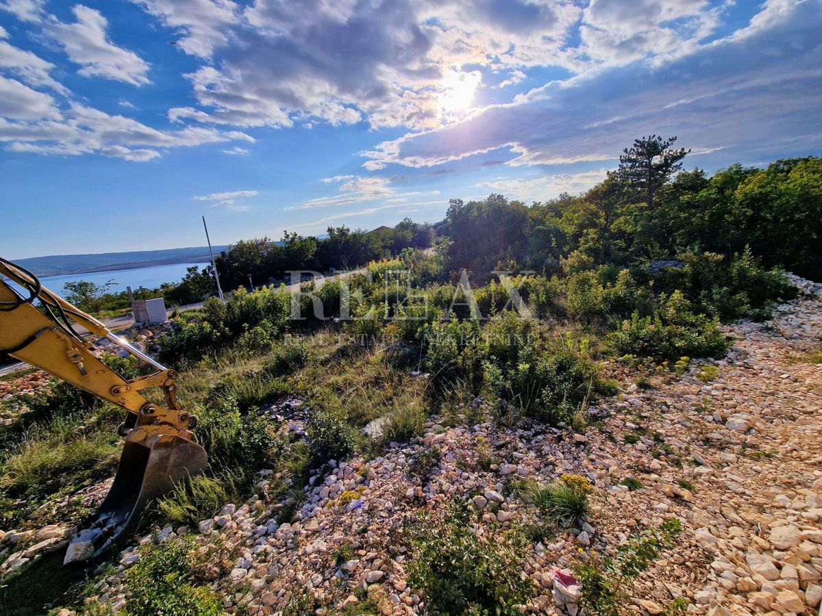 Jadranovo - gradbeno zemljišče, 640 m2