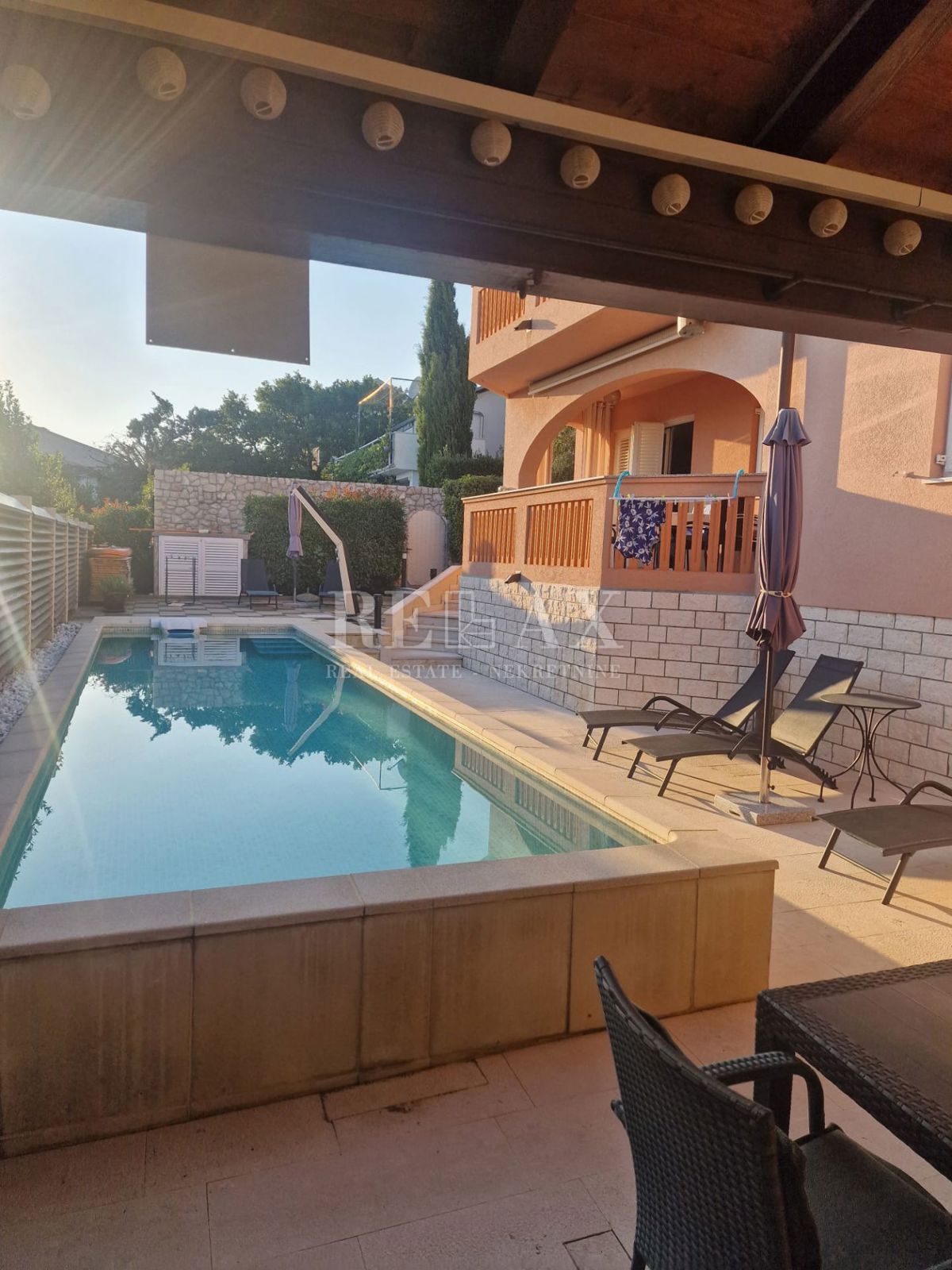 Novi Vinodolski - hiša z bazenom na odlični lokaciji