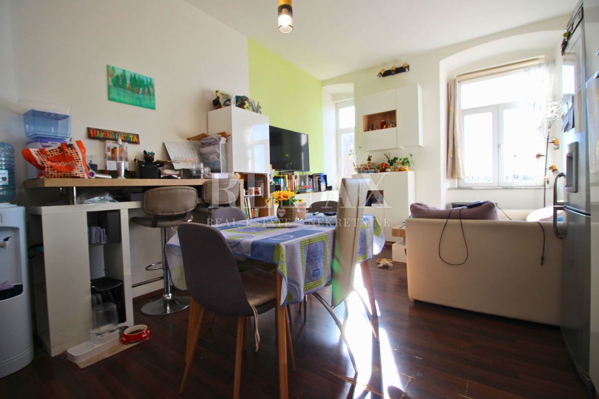 Reka - stanovanje v centru mesta, pogled na morje