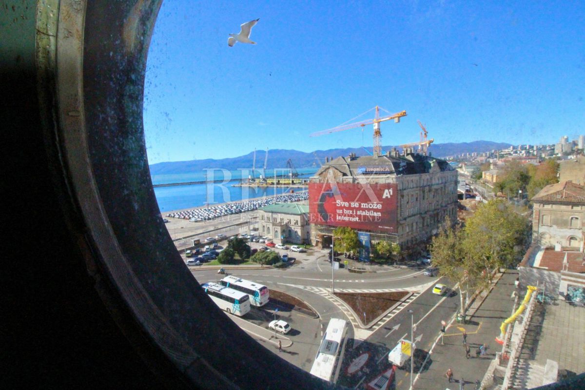 Reka - stanovanje v centru mesta, pogled na morje