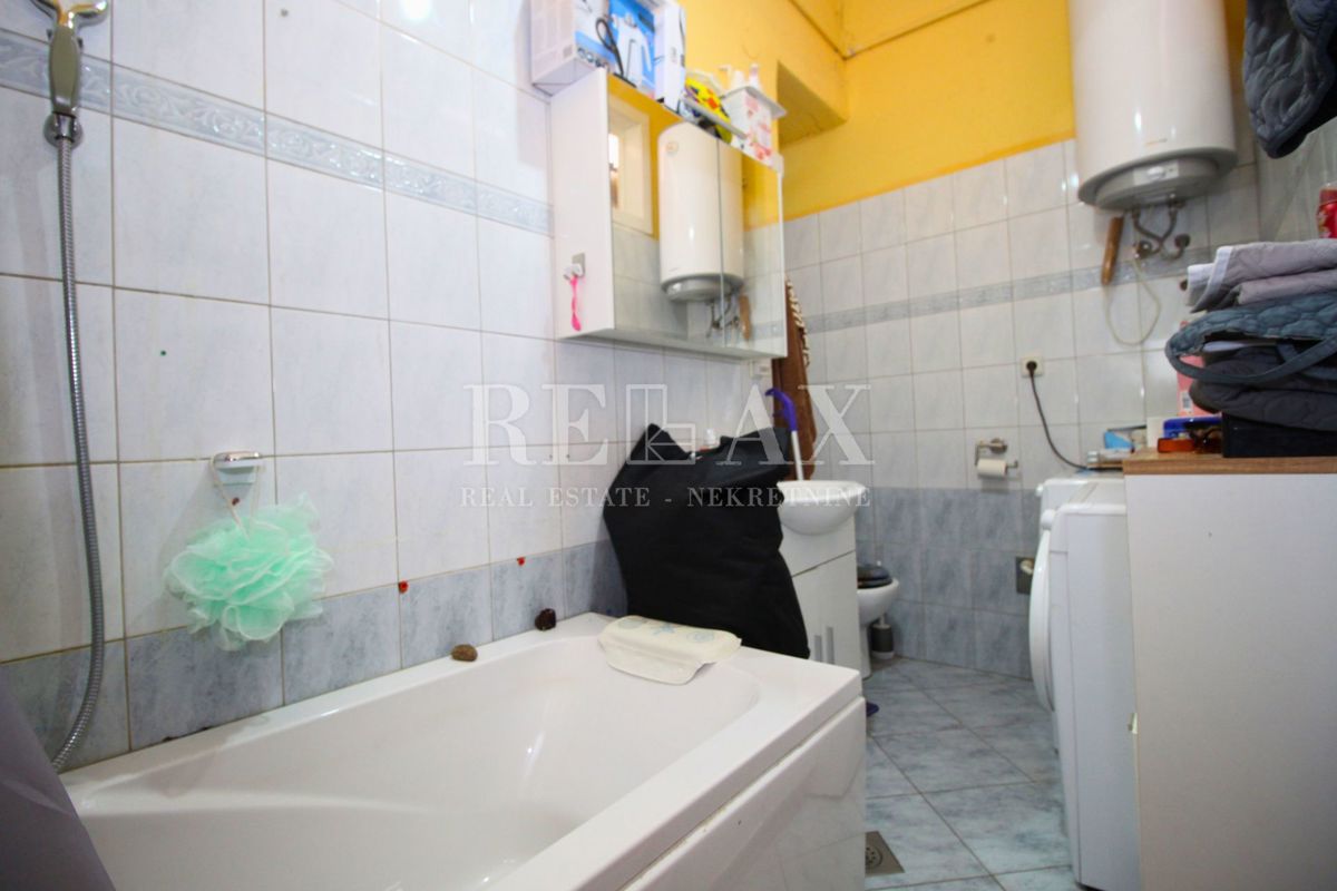 Reka - stanovanje v centru mesta, pogled na morje