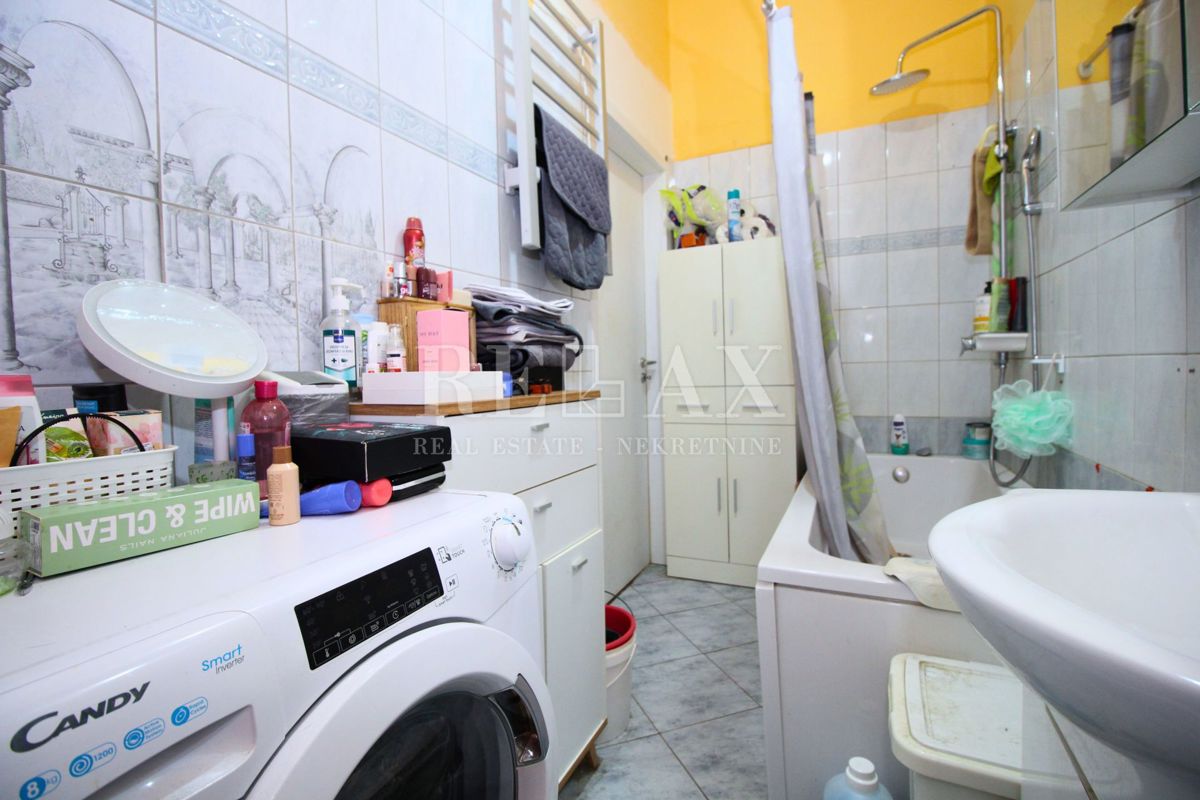 Reka - stanovanje v centru mesta, pogled na morje