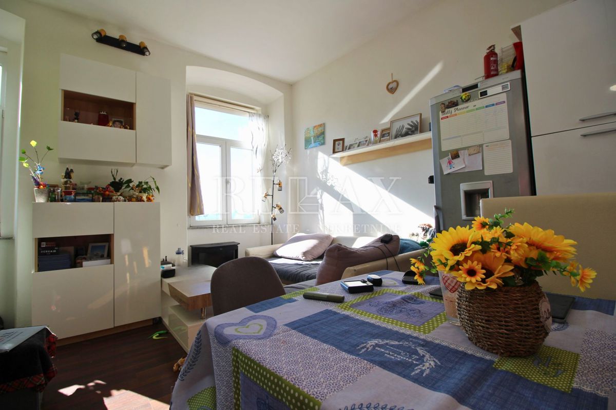 Reka - stanovanje v centru mesta, pogled na morje