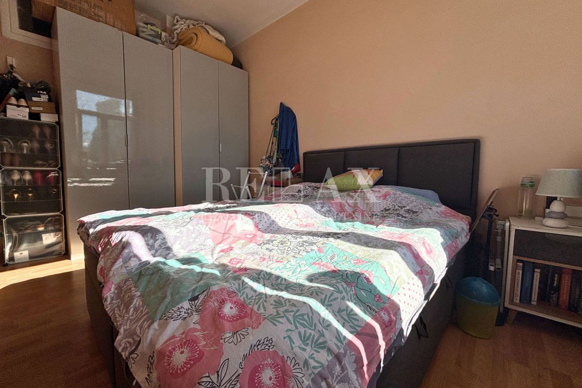 Reka - stanovanje v centru mesta, pogled na morje