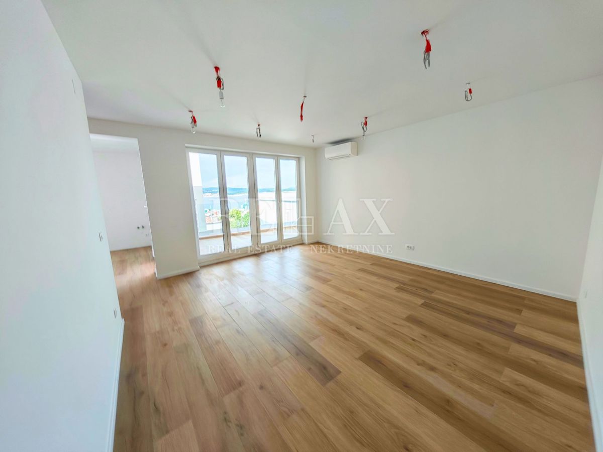 Crikvenica - luksuzno stanovanje z garažo