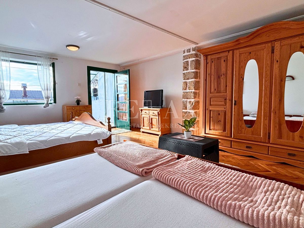 Selce - vrstna hiša s teraso