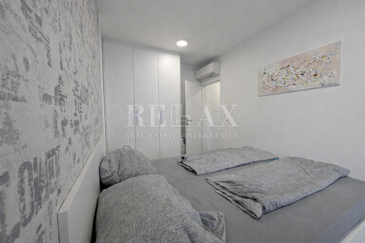 Senj - apartma z balkonom in parkirnim mestom, bližini morja