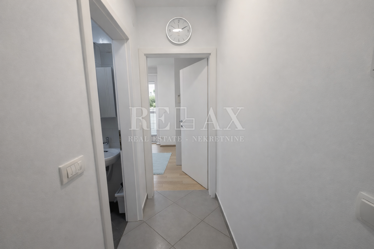 Senj - apartma z balkonom in parkirnim mestom, bližini morja