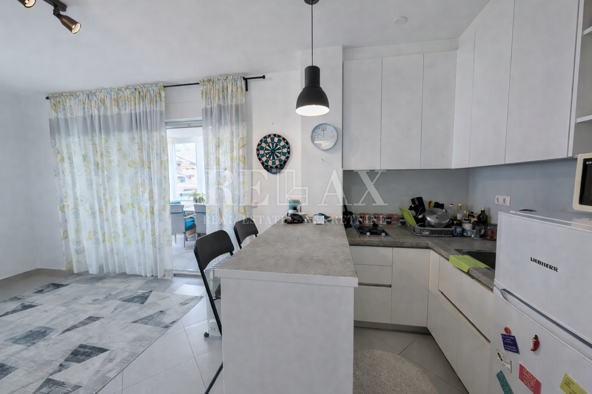 Senj - apartma z balkonom in parkirnim mestom, bližini morja