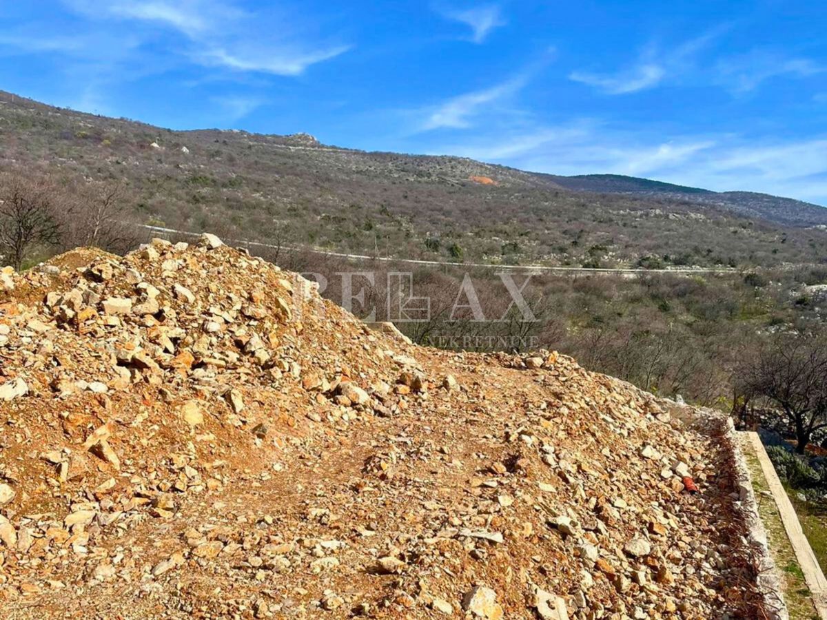 Smokvica - Zemljišče s panoramskim razgledom