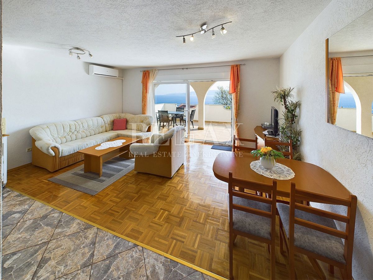 Novi Vinodolski - apartma s pogledom na morje