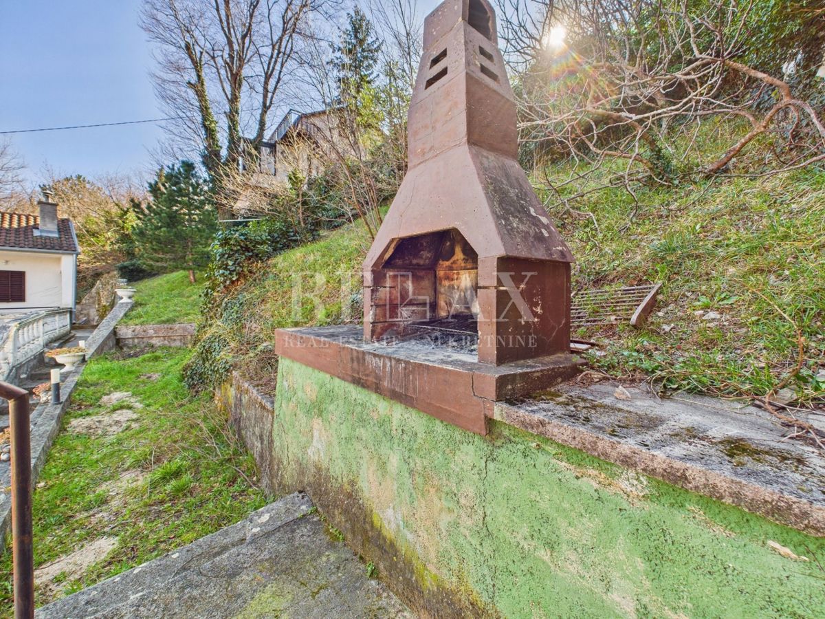 Bribir - prostorna družinska hiša