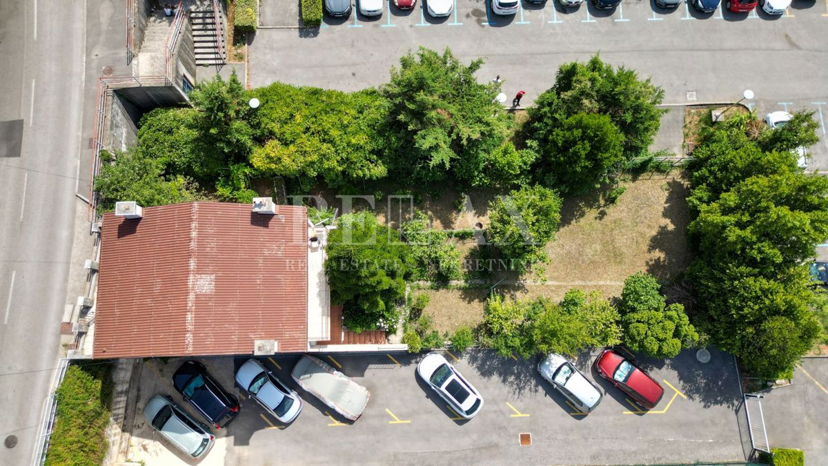 Crikvenica - hiša z vrtom blizu centra