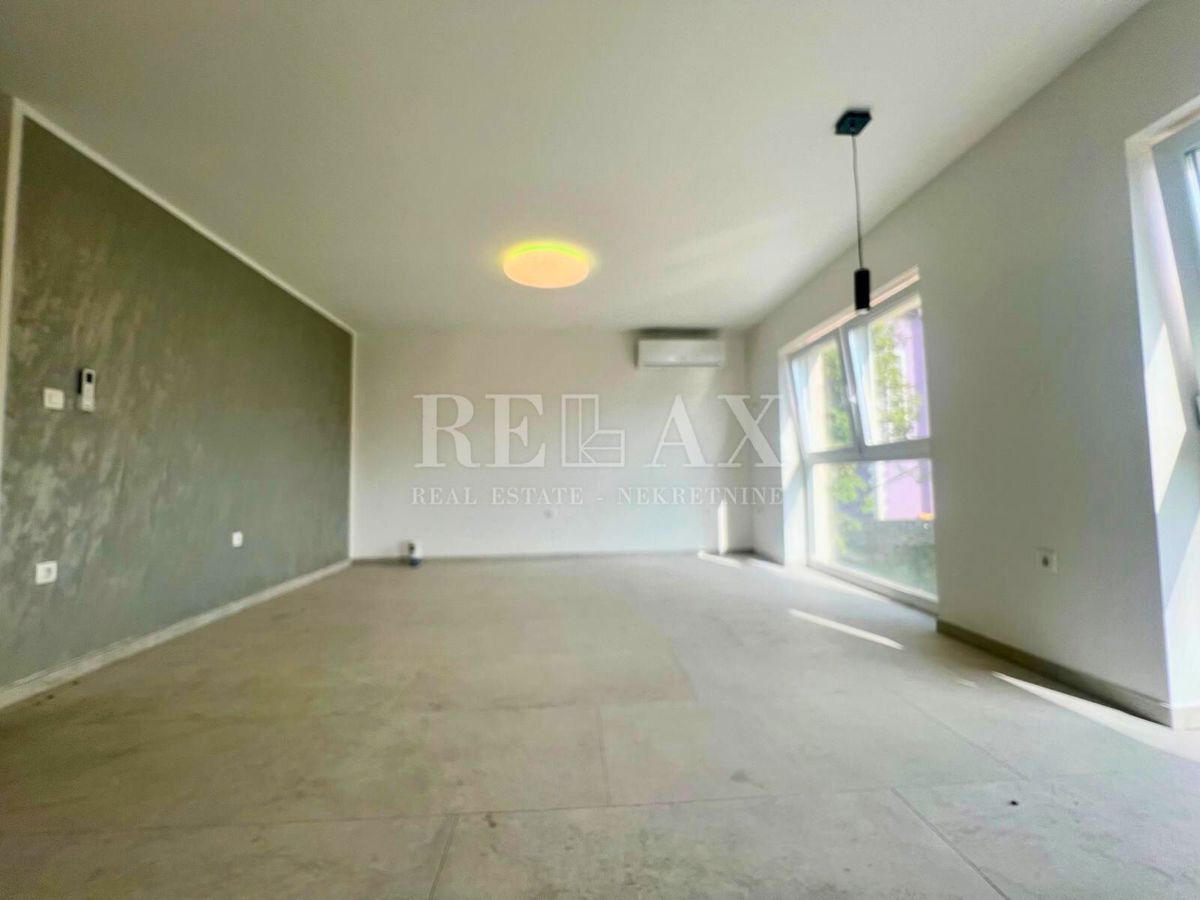 Rijeka, Srdoči - stanovanje v novogradnji s strešno teraso