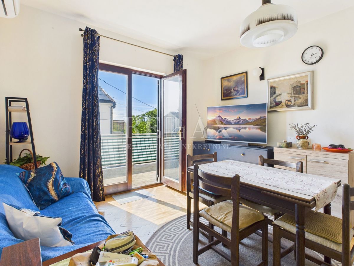 Dramalj - hiša z dvema stanovanjskima enotama