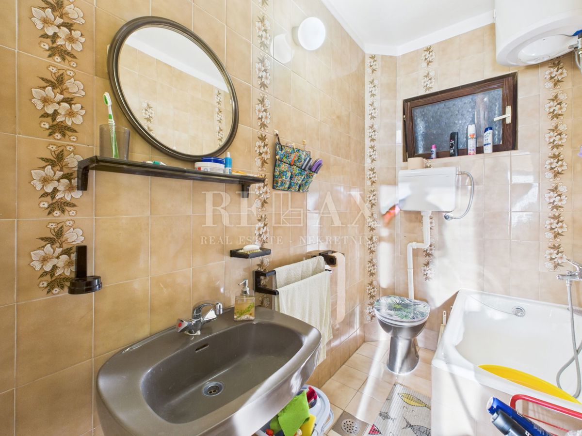 Dramalj - hiša z dvema stanovanjskima enotama