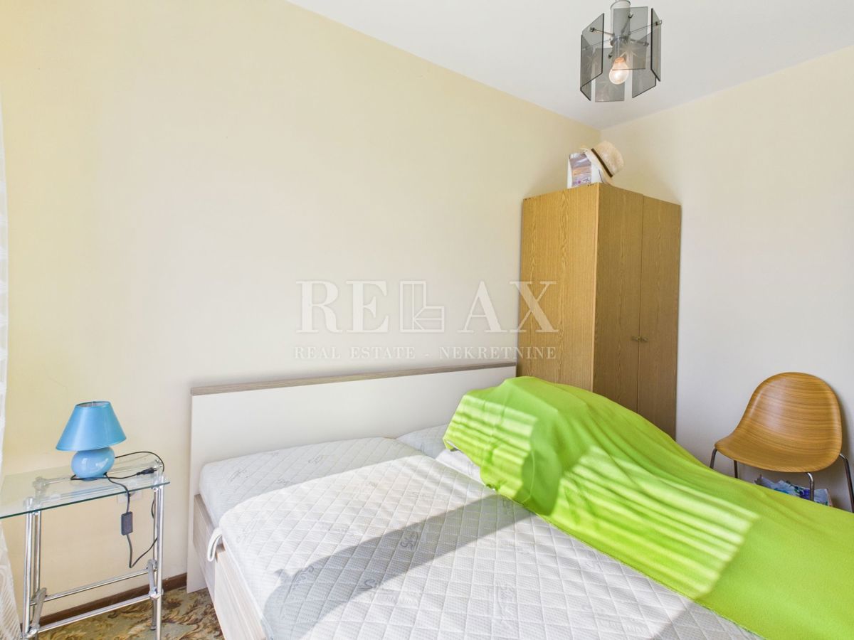 Dramalj - hiša z dvema stanovanjskima enotama