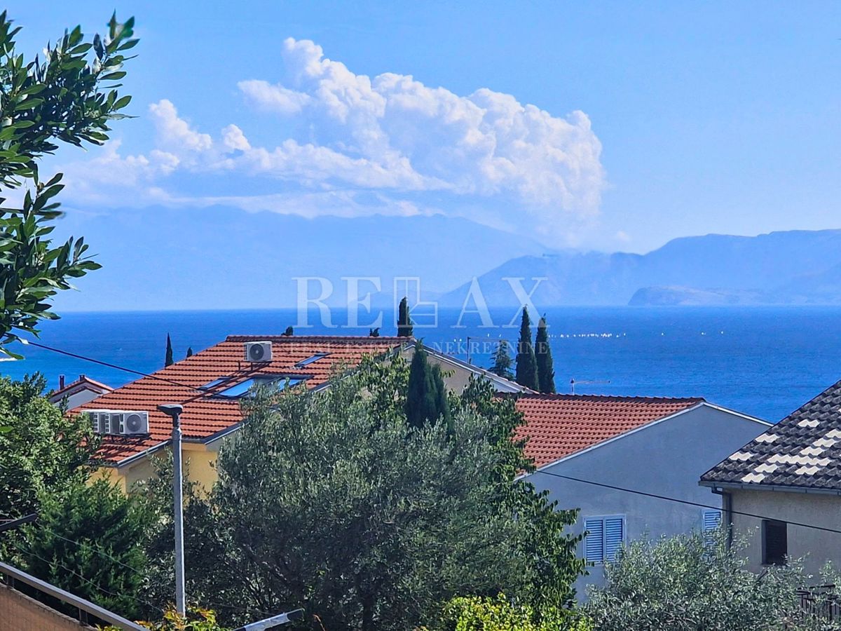 Dramalj - hiša z dvema stanovanjskima enotama