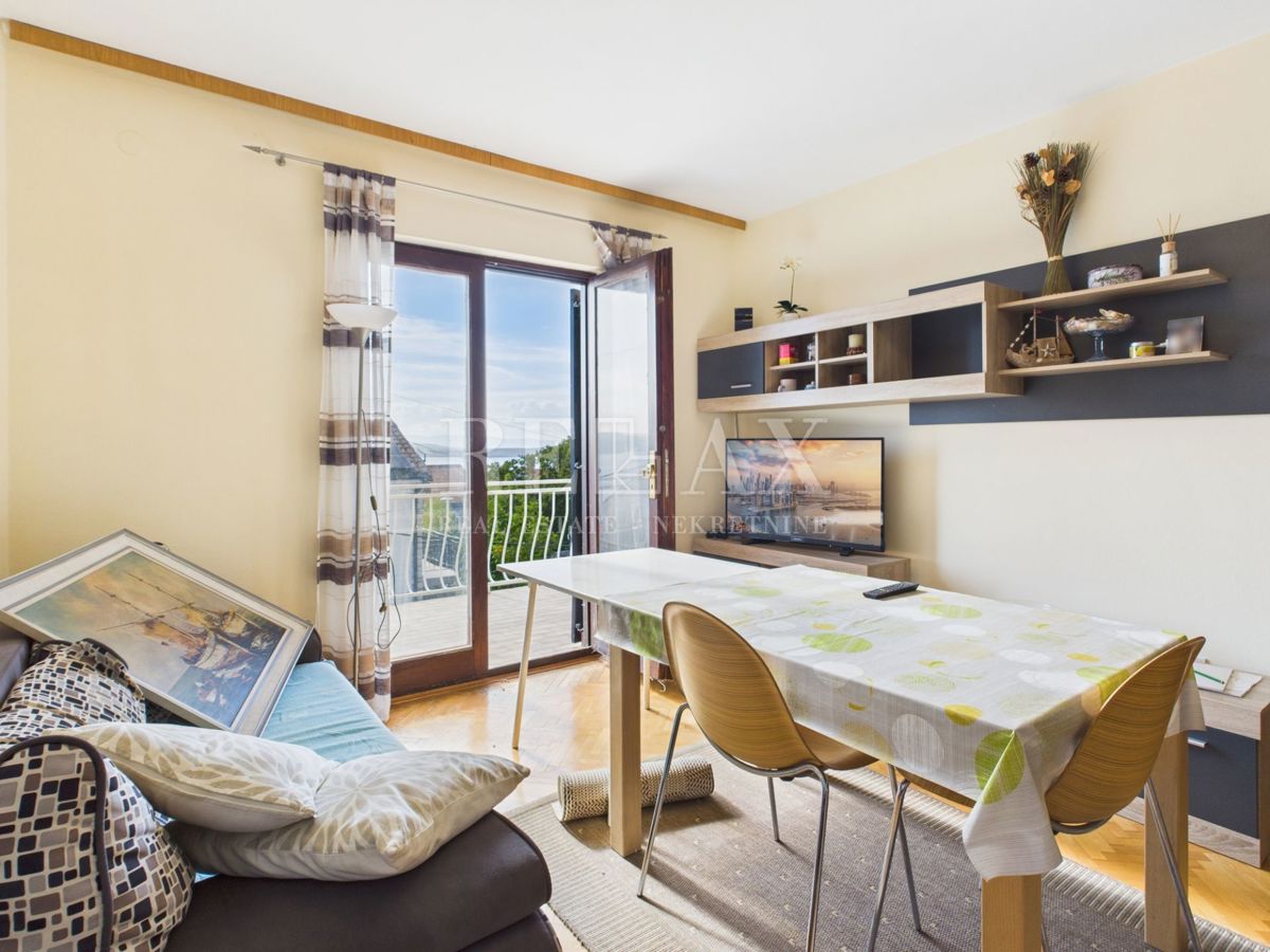 Dramalj - hiša z dvema stanovanjskima enotama