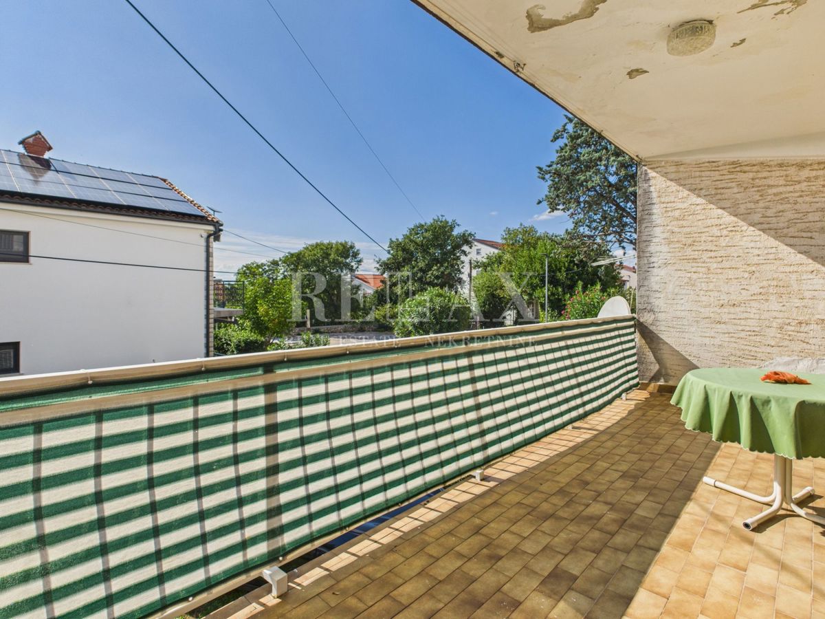 Dramalj - hiša z dvema stanovanjskima enotama