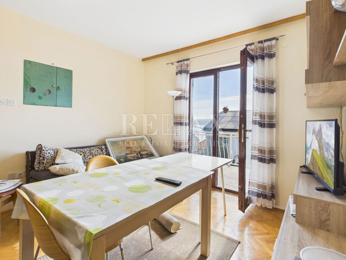 Dramalj - hiša z dvema stanovanjskima enotama