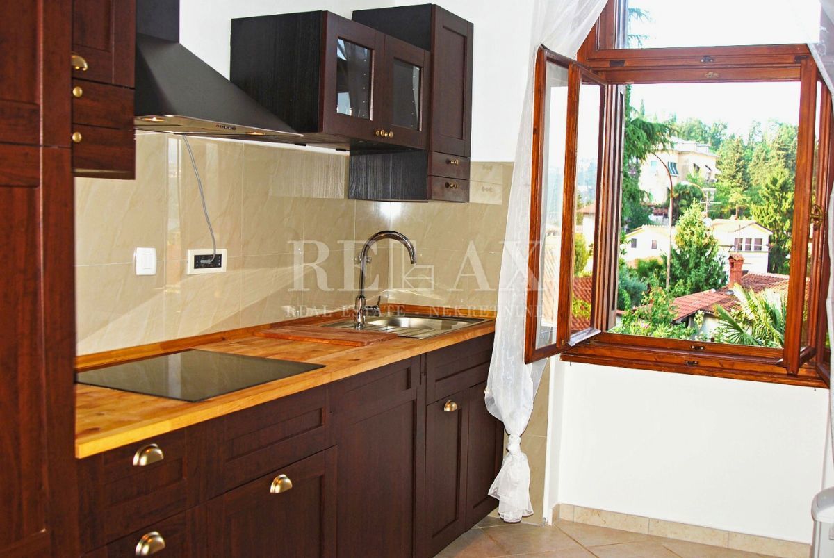 Opatija - nadstropje vile blizu centra