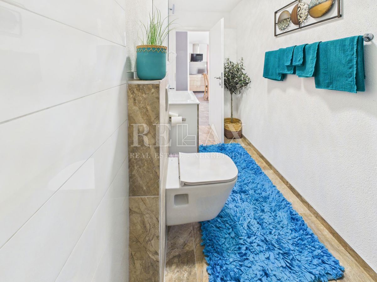 Bribir – Hiša z bazenom in tremi apartmaji