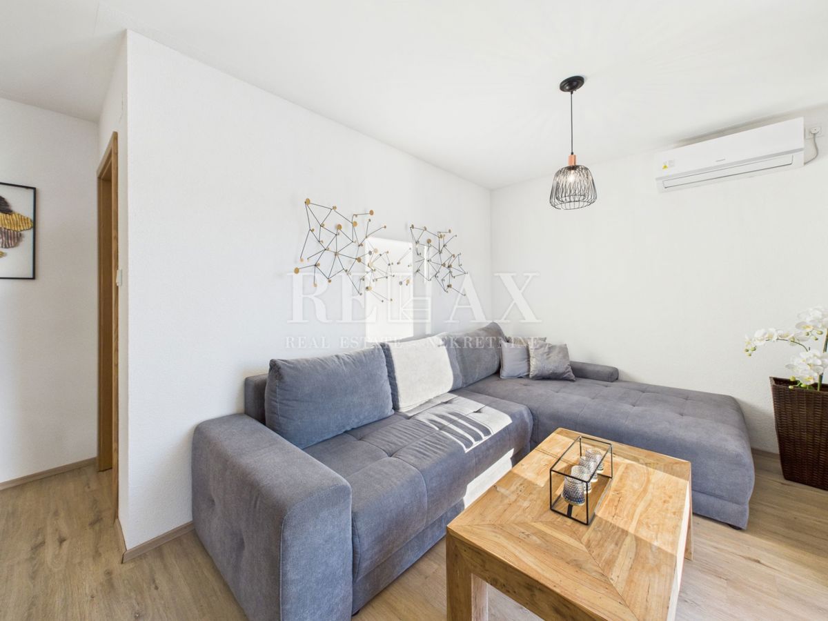 Bribir – Hiša z bazenom in tremi apartmaji