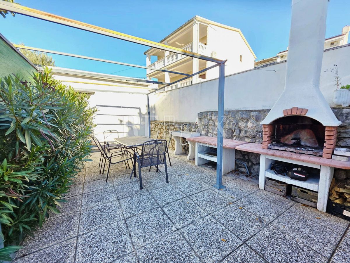 Crikvenica - dve hiši, garaža