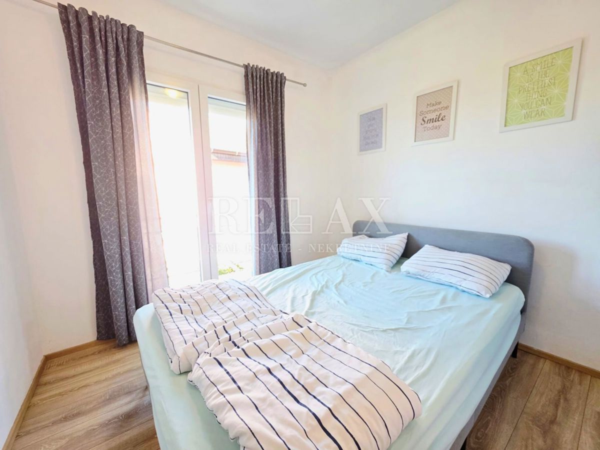 Crikvenica - dve hiši, garaža