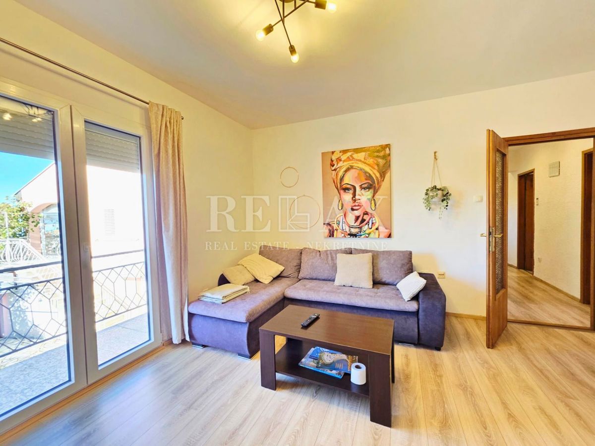 Crikvenica - dve hiši, garaža