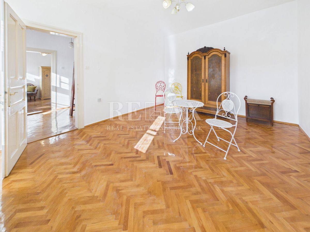 Bribir - avtentična hiša z vrtom