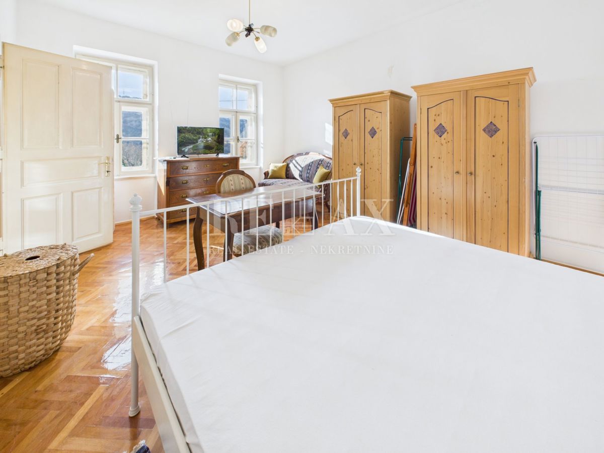 Bribir - avtentična hiša z vrtom