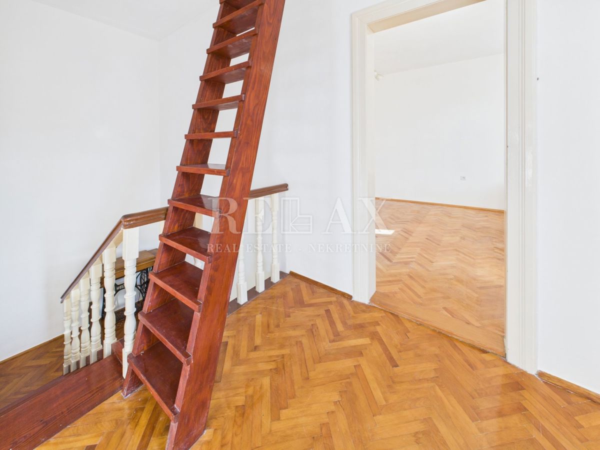 Bribir - avtentična hiša z vrtom