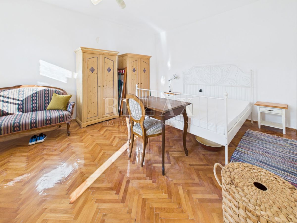 Bribir - avtentična hiša z vrtom