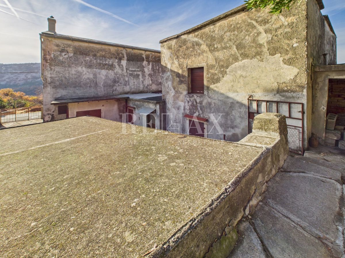 Bribir - avtentična hiša z vrtom