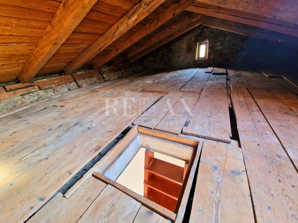 Bribir - avtentična hiša z vrtom